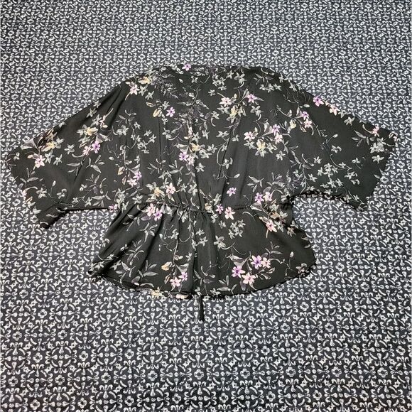 NWOT Express Black & Pink Floral Tie Waist Wrap Kimono Chic Classy Dressy Blouse - Picture 3 of 6